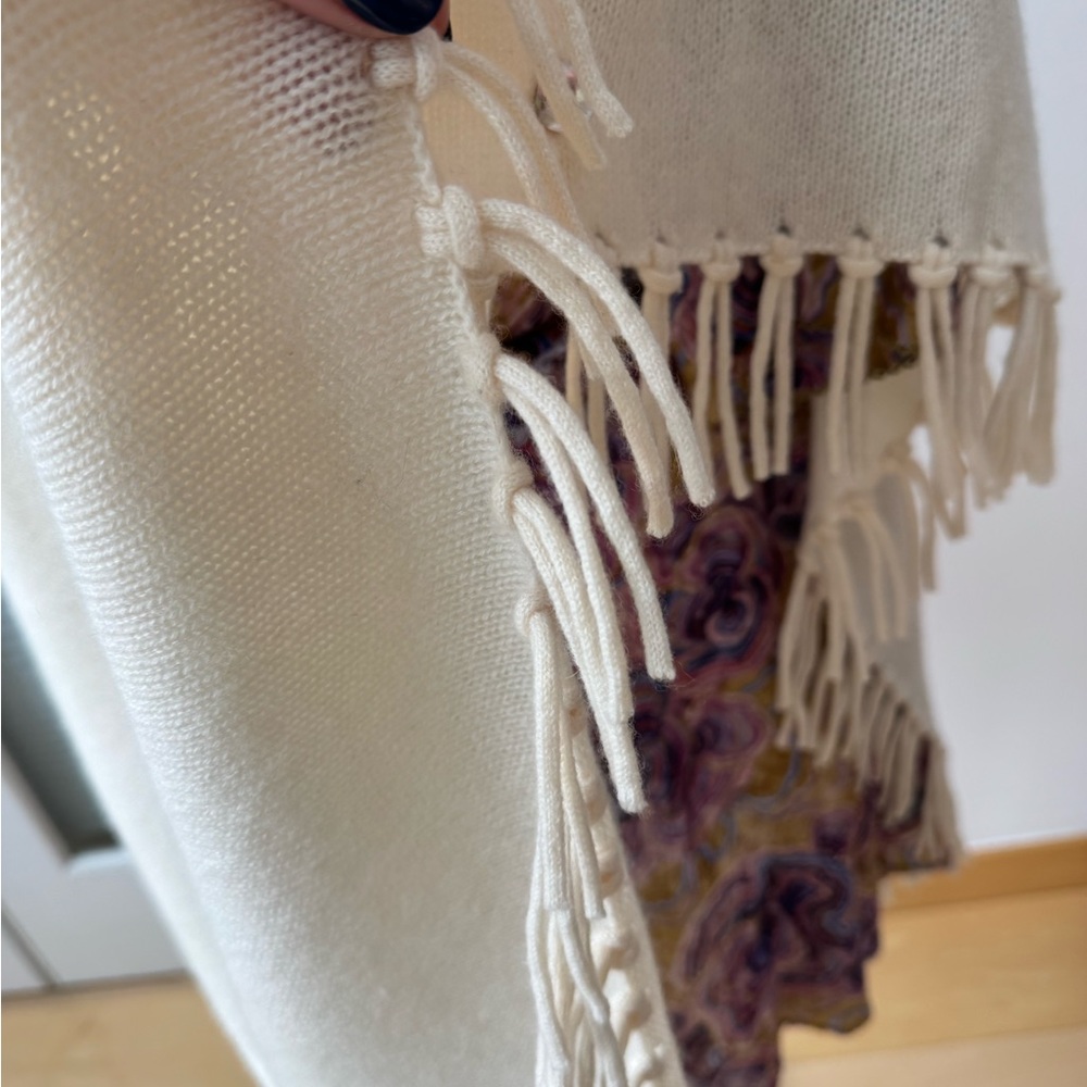 J. McLaughlin cashmere poncho - Picture 4 of 7